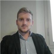 laureato in Giurisprudenza, anni di esperienza in uno studio legale, tanta voglia di insegnare e mettersi in gioco