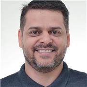 Dou aula de matemática para alunos do ensino fundamental