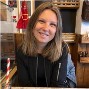 Italian to children: caring, young and loving person