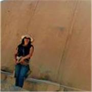 EGRESADA DE LA UNI DICTA CLASES DE MATEMÁTICAS , QUÍMICA Y FÍSICA