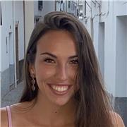 Graduada en Biología apta para dar clases de temáticas científicas en ESO y Bachillerato.