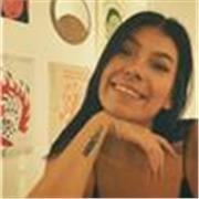 Soy Artista visual y diseñadora, he dedicado muchos años de mi vida a crear y me encanta. 