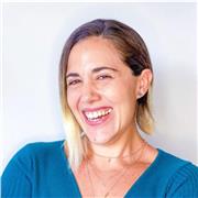 Profesora de diseño gráfico, edición audiovisual y marketing