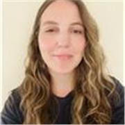 Profesora de inglés, con experiencia en clases particulares presencial y en línea. Hablante nativa de español