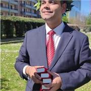 Neolaureato offre ripetizioni e aiuto compiti per gli studenti di scuole medie e superiori