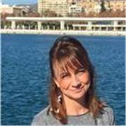 Profesora para extranjeros con mucha experiencia; se ofrece para grupos o particulares para aprender o mejorar su español,tanto en lengua como cultura general, literatura e historia 