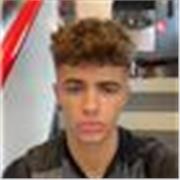 Estudiante con el titulo de la eso con una buena media y ganas de enseñar a los alumnos de la eso para poder ayudarlos.