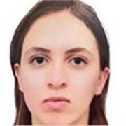 Professeur particulier de français donnant des cotes à des collégiens