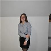 Je m'appelle Elisa Acoulon, et je suis une jeune professeure de français langue étrangère, fraîchement diplômée qui n'attend qu'un