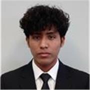 Profesor de lenguaje y literatura imparte clases a todas las edades