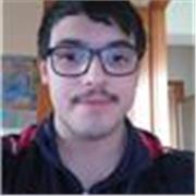 Diplomato e studente universitario di storia e filosofia