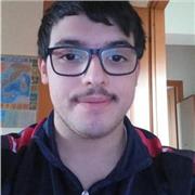 Diplomato e studente universitario di storia e filosofia