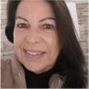 Profesora brasileña titulada en Lengua Portuguesa.
Clases a adultos y niños.