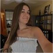 Soy una persona responsable, comprometida y con vocación por la enseñanza. Me defino como alguien paciente, empática y organizada.