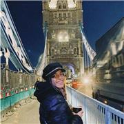 Neolaureata in lingue impartisce lezioni di inglese e aiuto compiti per bambini, ragazzi e adulti