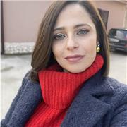 Laureata in Giurisprudenza offre lezioni in discipline umanistiche e scientifiche volte al miglioramento del metodo di studio