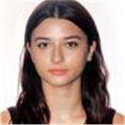 Profesora de Inglés y Latín en Mataró, actualmente cursando Inglés y Clásicas.