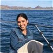 Soy persona creativa, paciente y comprometida con la enseñanza. Daré clases a personas que aman la moda.