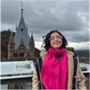 Profesora de lengua para nivel secundario y universitario