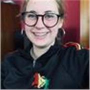 Profesora de primaria apta para todos los cursos y edades