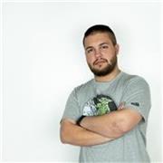 Profesor universitario en Desarrollo de Videojuegos. Experiencia también en producción audiovisual, edición de vídeo y guion.