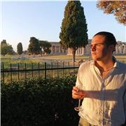 Studente di archeologia presso l'Università di Pisa offre lezioni di storia per ragazzi e bambini