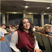 Estudiante con buenas notas que quiere ayudar en cualquier materia, aunque me resulta mas interesante la ciencia