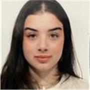 Profesora polifacética con ganas de enseñar diversas materias 