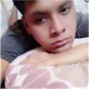 Profesor de matemáticas, dicta clases a todos los niños en el colegio