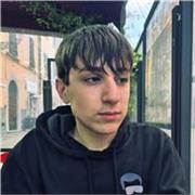 Sono uno studente di informatica con la media del 30, insegno informatica teorica, programmazione e matematica.