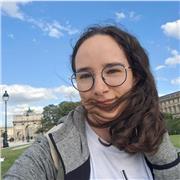 Profesora Biología, Química, Inglés y Francés. Graduada en bioquímica y con estudios en francés e inglés.