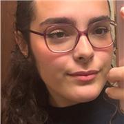 Profesora de Música para personas de cualquier edad.