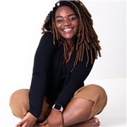 Uma das minhas paixões é ensinar. Sou nativa de inglês. De preferência é por experiência, prefiro ensinar crianças