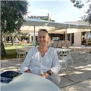 Insegnante, interprete e traduttrice (IT, EN, FR, ES, GR moderno)