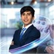 Profesor de Computación clase a todos los niños de cualquier edad