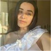 estudiante de lengua castellana y literatura con alto nivel de idiomas, apta para todas las asignaturas de primaria