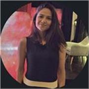 Lateinamerikanischer Lehrerin mit über 10 Jahren Erfahrung im Online-Unterricht von Spanisch und Englisch für Erwachsene.