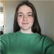Multitâche, je suis en mesure d’enseigner le français et l’anglais pour le bac, l’histoire mais aussi les maths