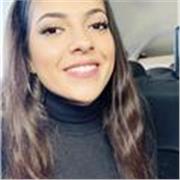 Insegnante di lingue, con formazione all'estero, offre lezioni private di spagnolo, inglese, francese e italiano per stranieri. 