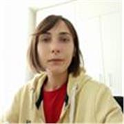 Laureata in biologia impartisce lezioni di biologia per studenti delle scuole superiori ed università