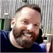 Native English university-educated Tutor offering English lessons online