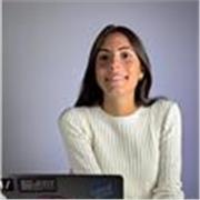 Ciao :) 
Sono una Graphic e UX/UI designer, mi piacerebbe condividere con te le mie competenze e aiutarti ad acquisire nuove skill