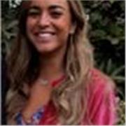 Profesora de francés, graduada en Traducción e Interpretación con más de 10 años de experiencia laboral y clases particulares de francés. Metodología personalizada para todos los niveles