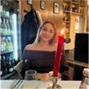 Chiara, una studentessa di medicina che ha frequentato il liceo scientifico scienze applicate a Bologna. 