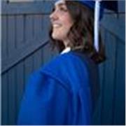 Ciao!! Sono una studentessa in comunicazione e ho fatto un anno in America che mi ha permesso di perfezionare l'inglese !!