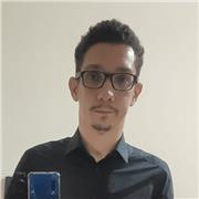 Aula de francês com professor atuando há mais de 8 anos no ensino