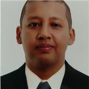 instructor de historia y ciencias sociales que te llevan a conocer el mundo desde tu casa