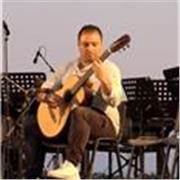 Insegnante di chitarra e teoria musicale, laureato magistrale presso il conservatorio di Ribera, con abilitazione all'insegnamento