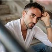 Attore diplomato in accademia si offre come insegnante di Italiano per stranieri, con focus approfondito sulla dizione