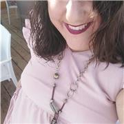 Profesora de inglés para todas las edades y niveles. Trabajo desde un enfoque lúdico y motivacional. Diviértete atendiendo inglés!